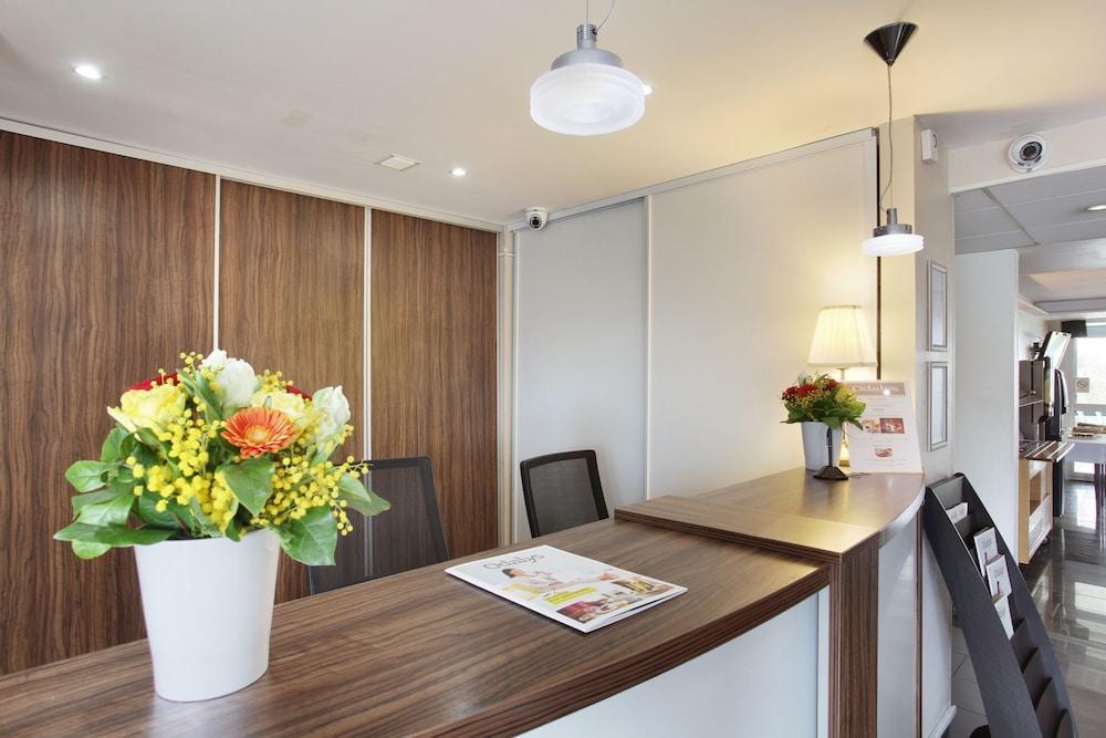 Appart Hotel Odalys City Aix En Provence Le Clos De La Chartreuse Екс ан Прованс Екстериор снимка