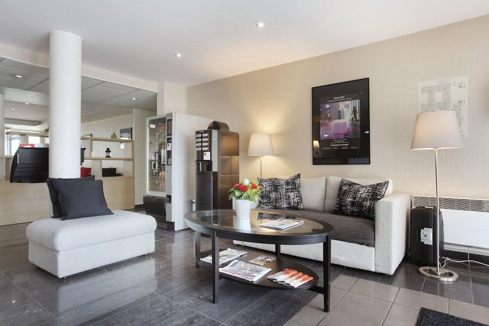 Appart Hotel Odalys City Aix En Provence Le Clos De La Chartreuse Екс ан Прованс Екстериор снимка