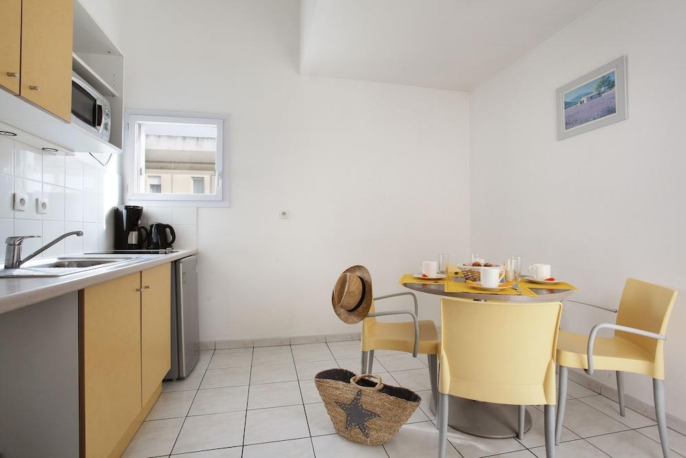 Appart Hotel Odalys City Aix En Provence Le Clos De La Chartreuse Екс ан Прованс Екстериор снимка