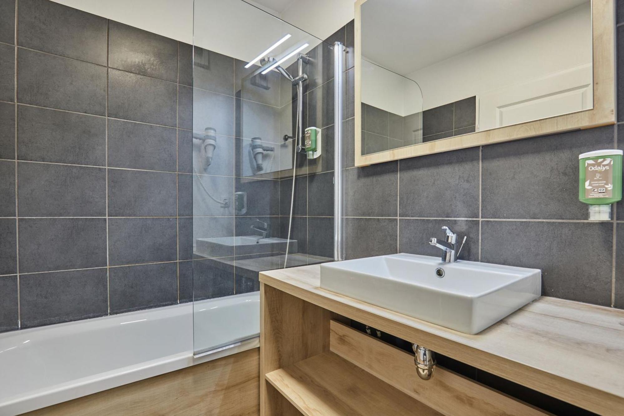 Appart Hotel Odalys City Aix En Provence Le Clos De La Chartreuse Екс ан Прованс Екстериор снимка