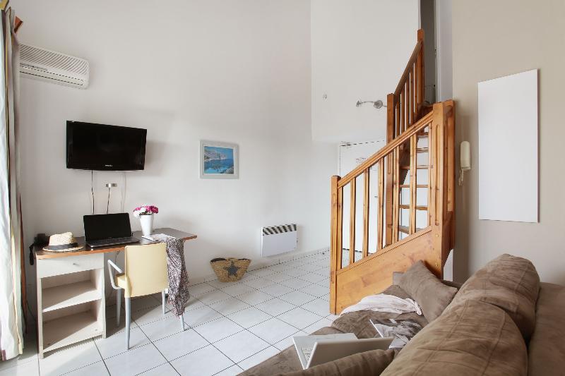 Appart Hotel Odalys City Aix En Provence Le Clos De La Chartreuse Екс ан Прованс Екстериор снимка